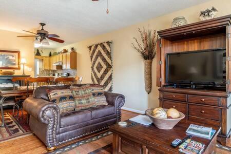 The Dean - Relaxing Condo With Pools Pigeon Forge Exterior photo
